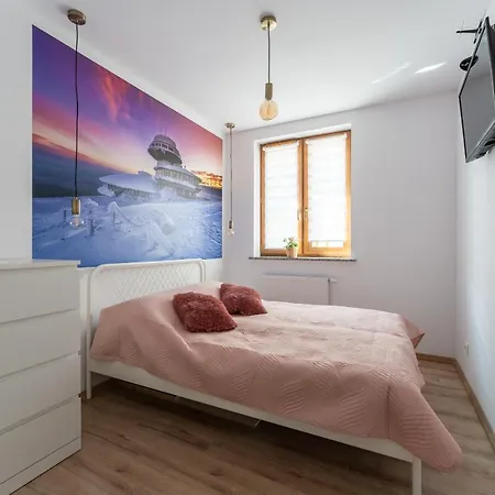 Lägenhet Strumykowy Zakatek - W Centrum Z Prywatnym Parkingiem - Space Karpacz