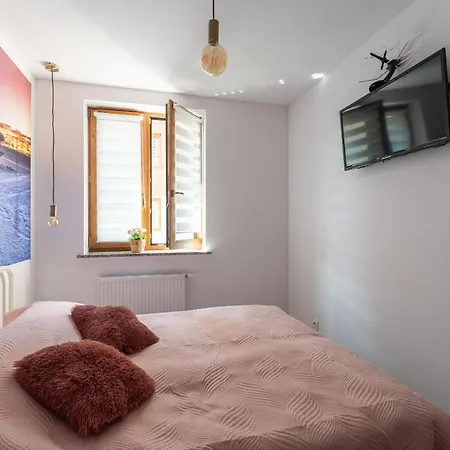 Apartment Strumykowy Zakatek - W Centrum Z Prywatnym Parkingiem - Space Karpacz